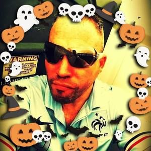 Meet your Posher, Dennis